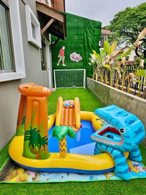 Cozy Holiday Home Karaoke Bbq Bukit Indah Jb Johor Bahru Luaran gambar