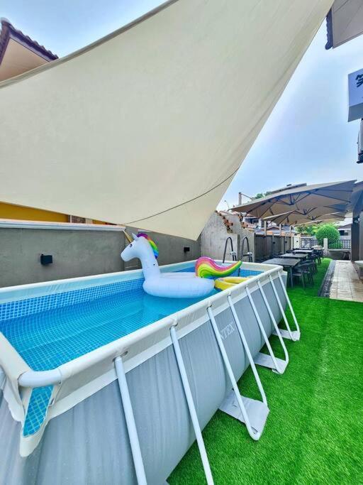Cozy Holiday Home Karaoke Bbq Bukit Indah Jb Johor Bahru Luaran gambar